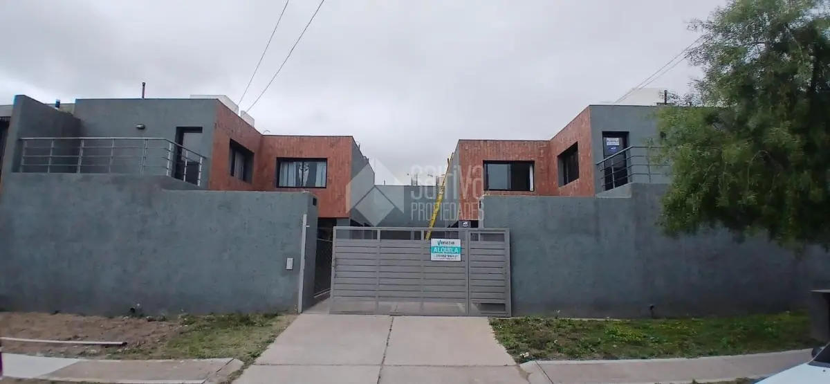 Duplex en housing de 2 dormitorios en alquiler Los Prados 2 La Calera 