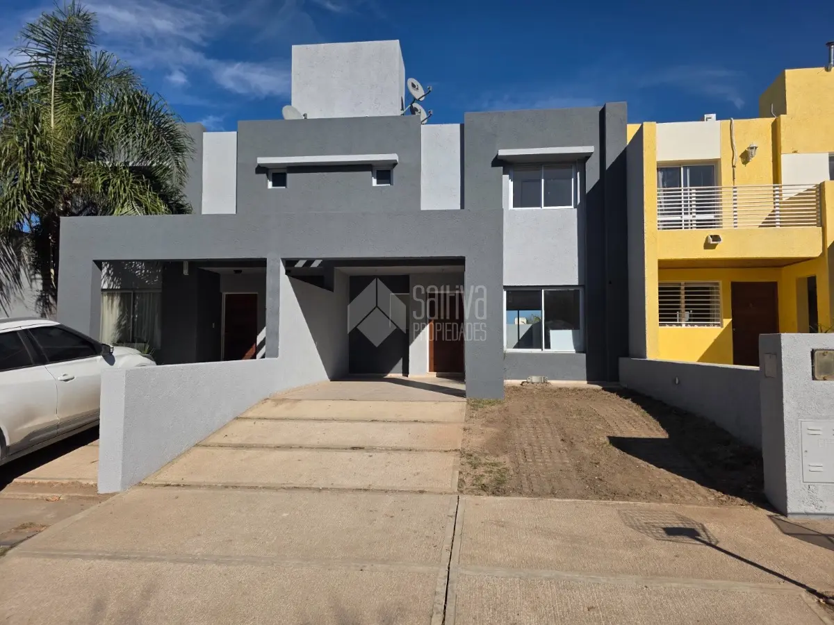 Casa en venta – Barrio La Catalina Country