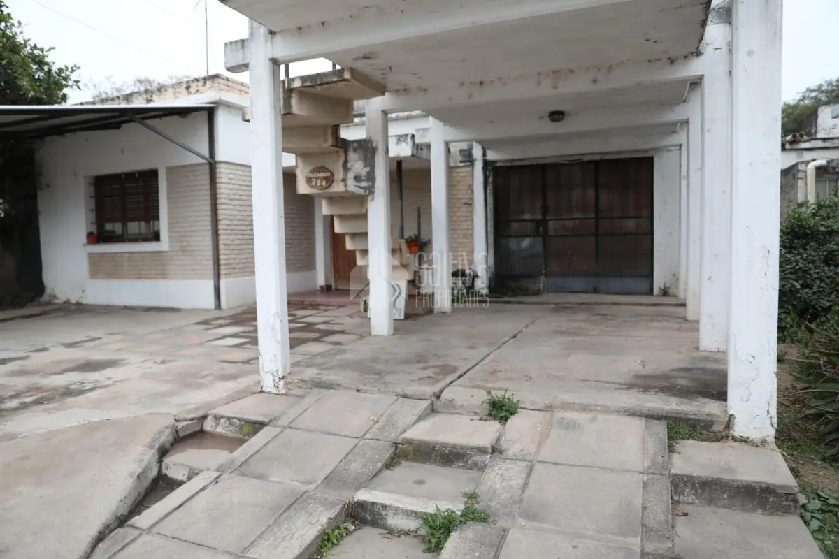CASA A LA VENTA BARRIO INDUSTRIAL