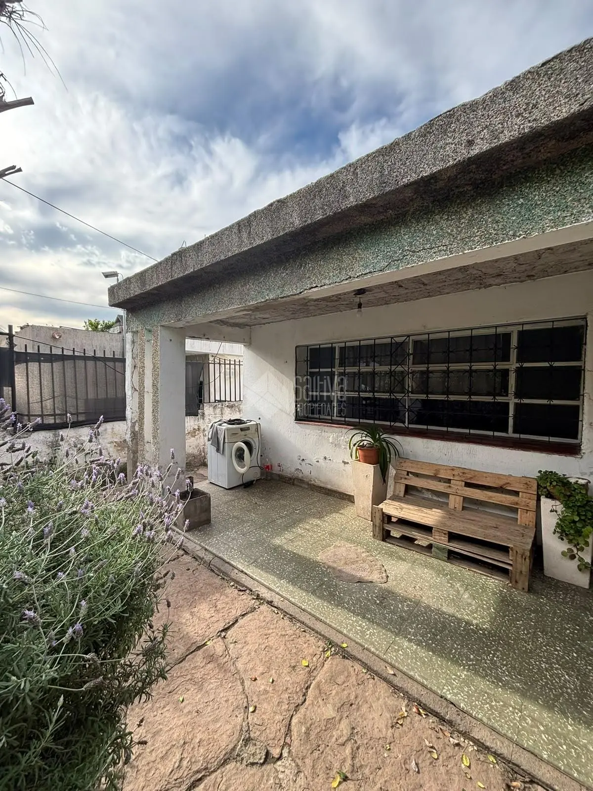 CASA 2 DORMITORIOS A RECICLAR