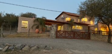 CASA 3 DORMITORIOS A LA VENTA – EL DIQUECITO – LA CALERA