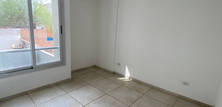 SE VENDE APARTAMENTO A MTS DE NUEVA CORDOBA.