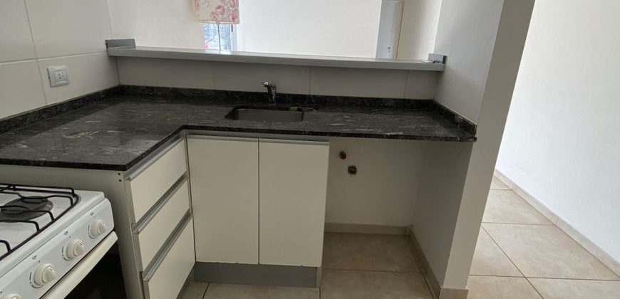 SE VENDE APARTAMENTO A MTS DE NUEVA CORDOBA.